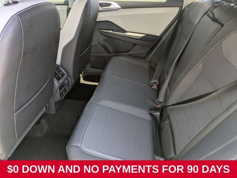 Used 2025 Volkswagen Taos SE AWD/4WD image 27