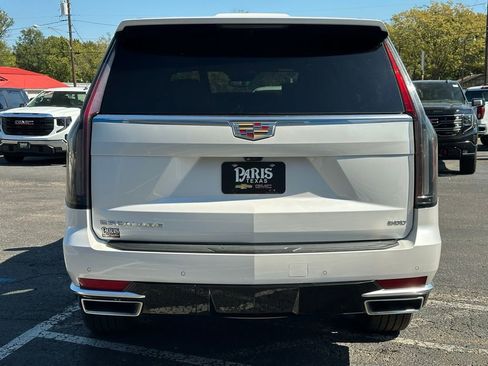 Used 2024 Cadillac Escalade Premium Luxury image 5