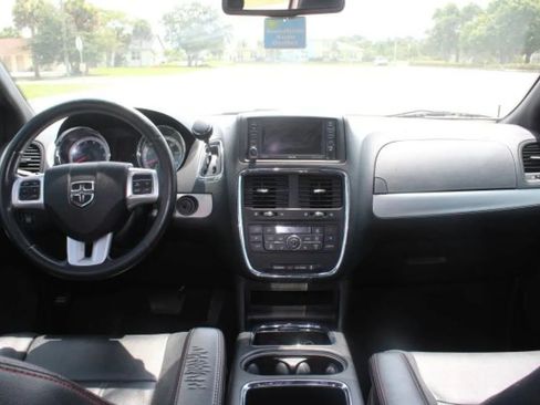 Used 2019 Dodge Grand Caravan GT FWD image 11