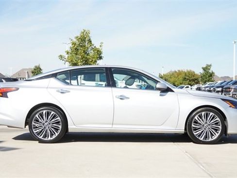Used 2023 Nissan Altima 2.5 SL image 10