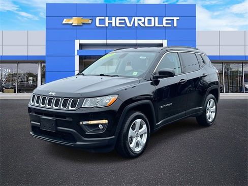 Used 2019 Jeep Compass Latitude image 2