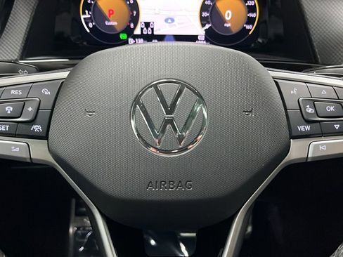 Used 2024 Volkswagen Atlas Peak Edition SEL AWD/4WD image 16