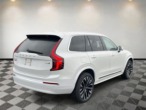 Certified 2026 Volvo XC90 B6 Ultra AWD/4WD image 3