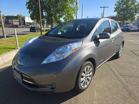 Used 2017 Nissan Leaf S w/ Charge Package FWD image 1