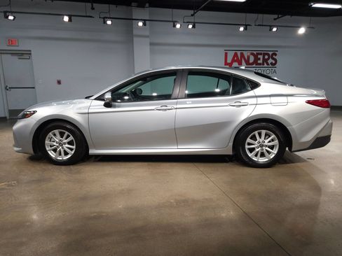 Used 2025 Toyota Camry LE FWD image 4