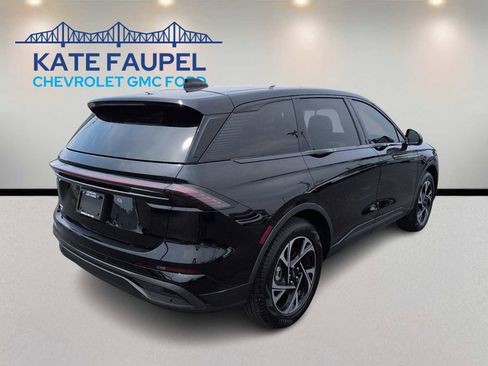 Used 2025 Lincoln Nautilus Premier w/ Jet Appearance Package AWD/4WD image 7