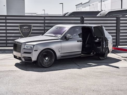 Used 2020 Rolls-Royce Cullinan AWD/4WD image 5