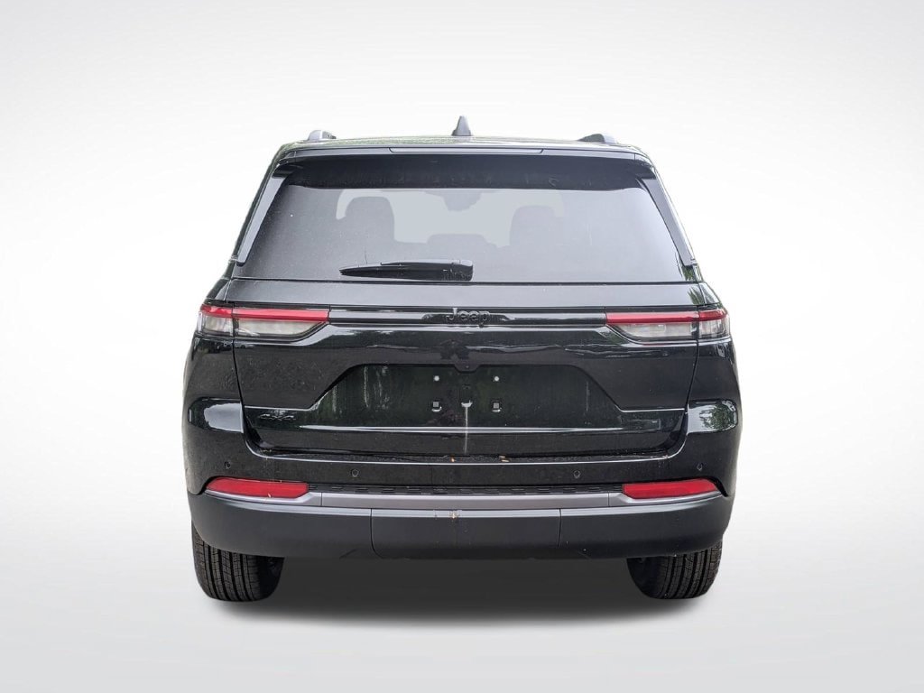New 2026 Jeep Grand Cherokee Altitude AWD/4WD image 4