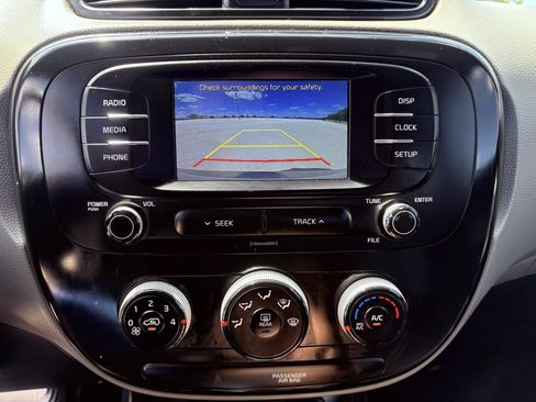 Used 2019 Kia Soul FWD image 43