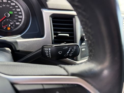 Used 2020 Volkswagen Atlas Cross Sport SE AWD/4WD image 19