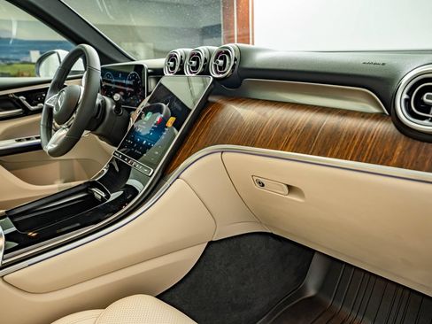 Certified 2026 Mercedes-Benz GLC 300 4MATIC image 37