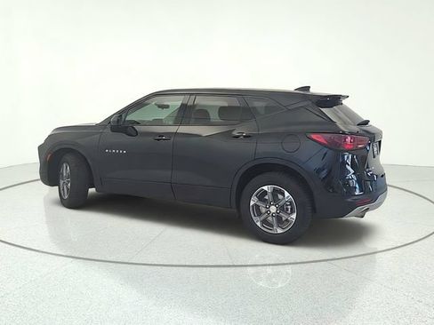 Used 2025 Chevrolet Blazer LT AWD/4WD image 3