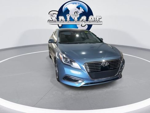 Used 2016 Hyundai Sonata Limited w/ Option Group 02 image 2