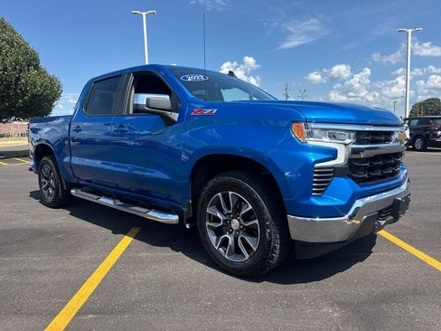 Used 2022 Chevrolet Silverado 1500 LT AWD/4WD image 9