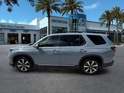 Used 2024 Honda Pilot Touring image 5