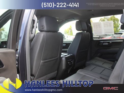 Used 2025 Chevrolet Suburban LT RWD image 18