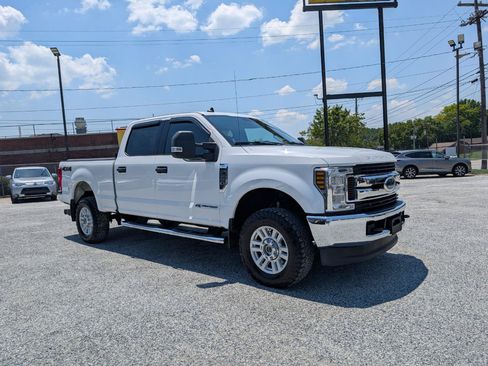 Used 2019 Ford F250 XLT w/ Snow Plow Prep Package AWD/4WD image 3