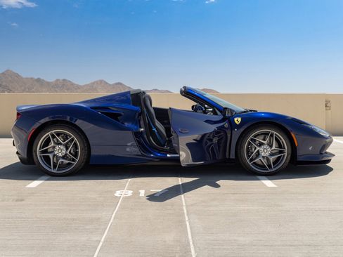 Used 2022 Ferrari F8 Tributo RWD image 23