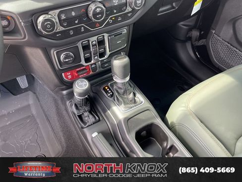 New 2025 Jeep Gladiator Mojave image 10