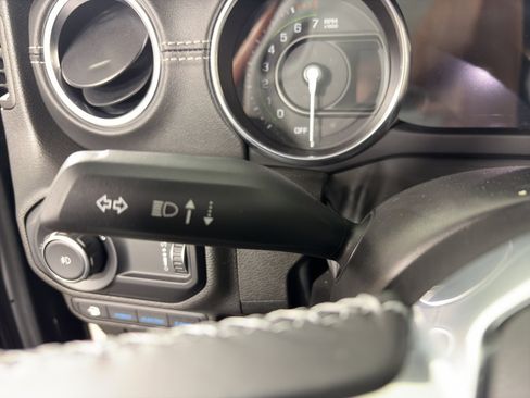 Used 2023 Jeep Wrangler Unlimited Sahara w/ Cold Weather Group image 18