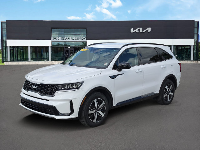 Certified 2023 Kia Sorento S FWD image 2
