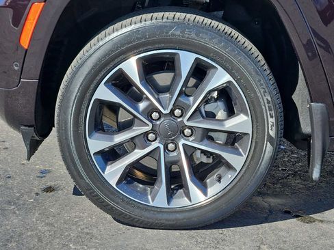 Used 2022 Jeep Grand Cherokee Overland w/ MOPAR Finishing Package image 14