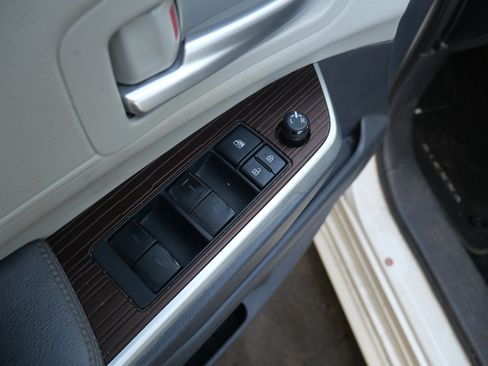 Used 2021 Toyota Sienna XLE image 7