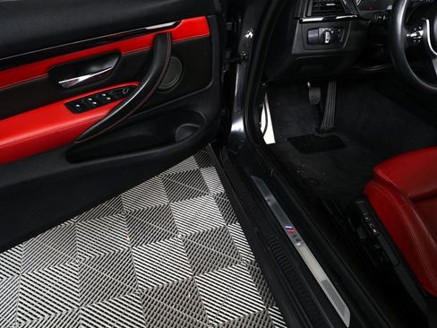 Used 2015 BMW M4 RWD image 8