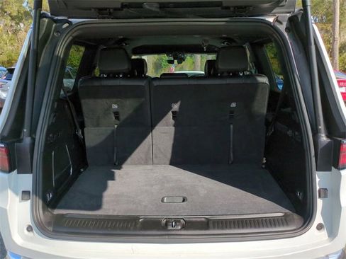 Used 2024 Jeep Wagoneer Series II image 12