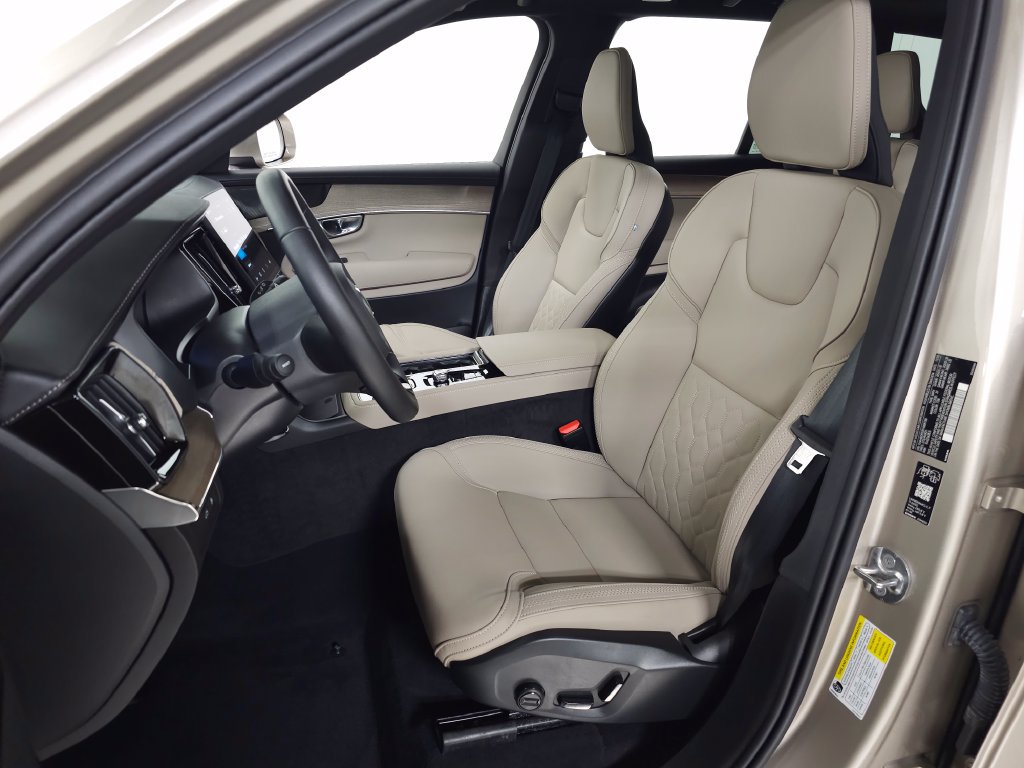 Used 2026 Volvo XC90 T8 Plus w/ Protection Package Premier AWD/4WD image 12