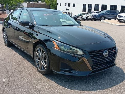 Used 2023 Nissan Altima 2.0 SR FWD image 8