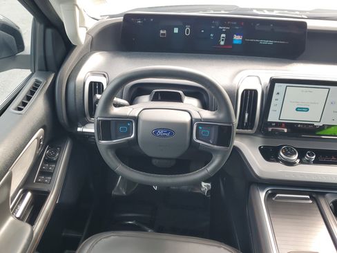 Certified 2025 Ford Expedition Max Active image 18