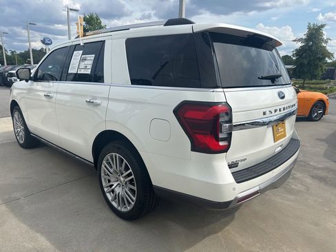 Used 2024 Ford Expedition Limited RWD image 4