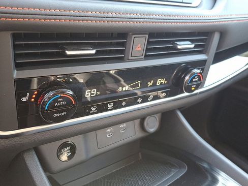 Certified 2025 Nissan Rogue SV image 12