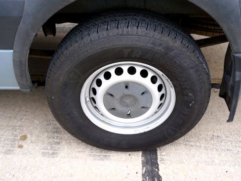 Used 2016 Mercedes-Benz Sprinter 2500 image 10