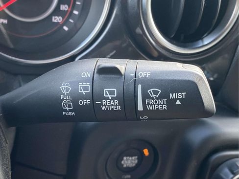 Used 2021 Jeep Wrangler Unlimited Rubicon AWD/4WD image 23