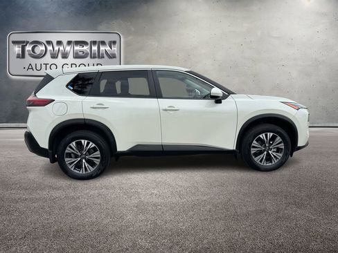 Used 2023 Nissan Rogue SV FWD image 4