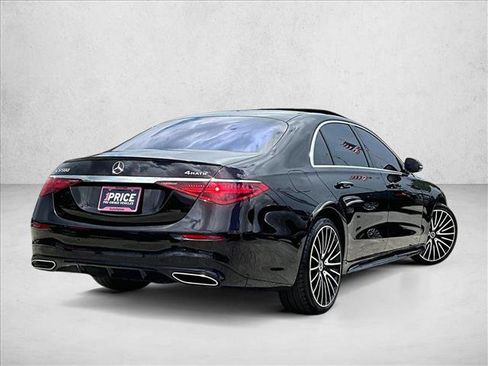 Used 2021 Mercedes-Benz S 580 4MATIC Sedan w/ AMG Line image 2