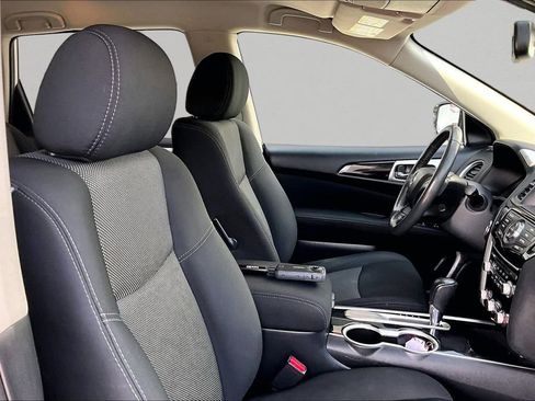 Used 2017 Nissan Pathfinder SV FWD image 30