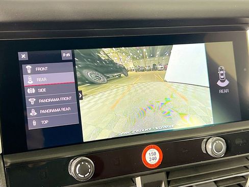 New 2026 Porsche Macan image 17