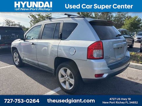 Used 2011 Jeep Compass Latitude image 2