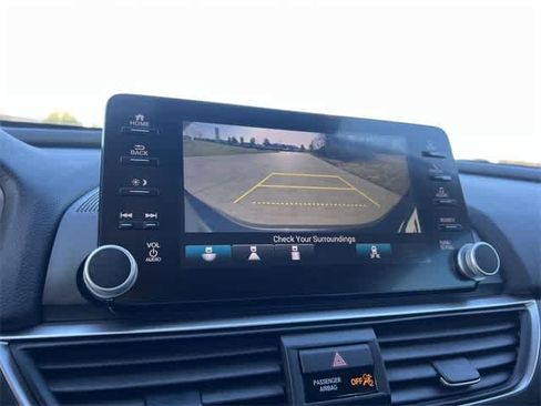 Used 2018 Honda Accord Touring image 26