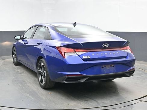 Used 2023 Hyundai Elantra SEL w/ Convenience Package FWD image 7