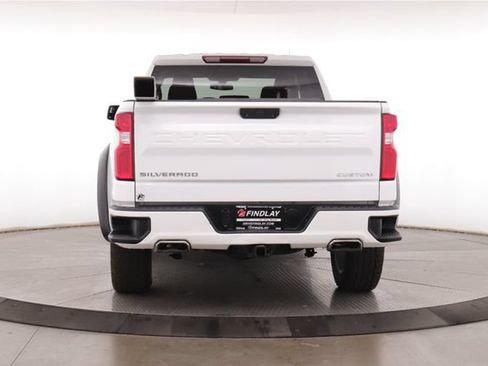 Used 2019 Chevrolet Silverado 1500 Custom w/ Custom Value Package AWD/4WD image 11