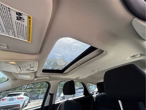 Used 2017 Ford Focus SEL FWD image 27