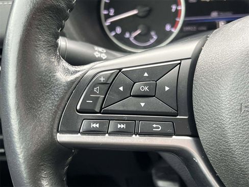 Used 2023 Nissan Sentra SV image 13