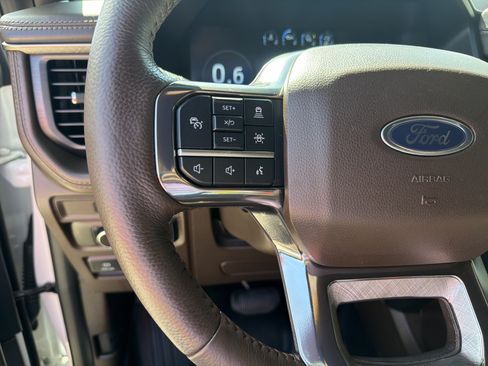 Used 2024 Ford Expedition Max King Ranch RWD image 12