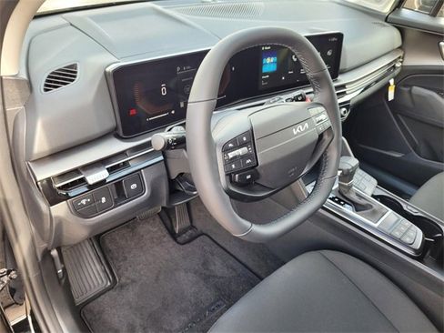 Used 2026 Kia Sportage LX image 9
