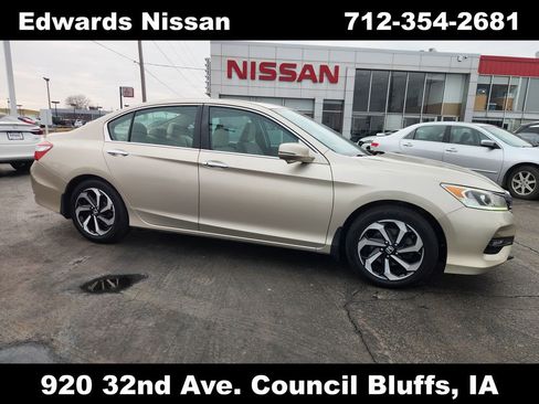 Used 2017 Honda Accord EX image 1