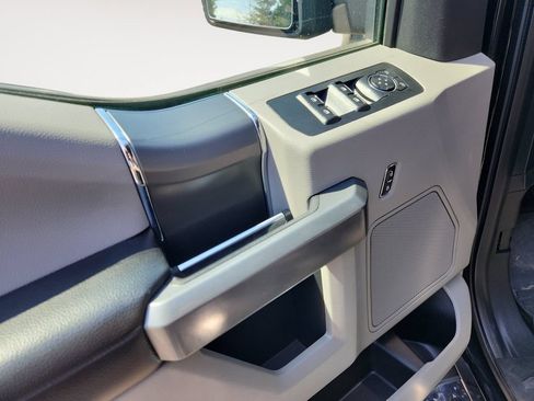 Used 2017 Ford F150 XLT w/ Equipment Group 302A Luxury AWD/4WD image 10